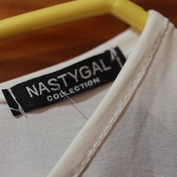 Nasty Gal White Tiered Mini Dress Made in Italy New With Tags Size 20 Poly Blend - Picture 11 of 13